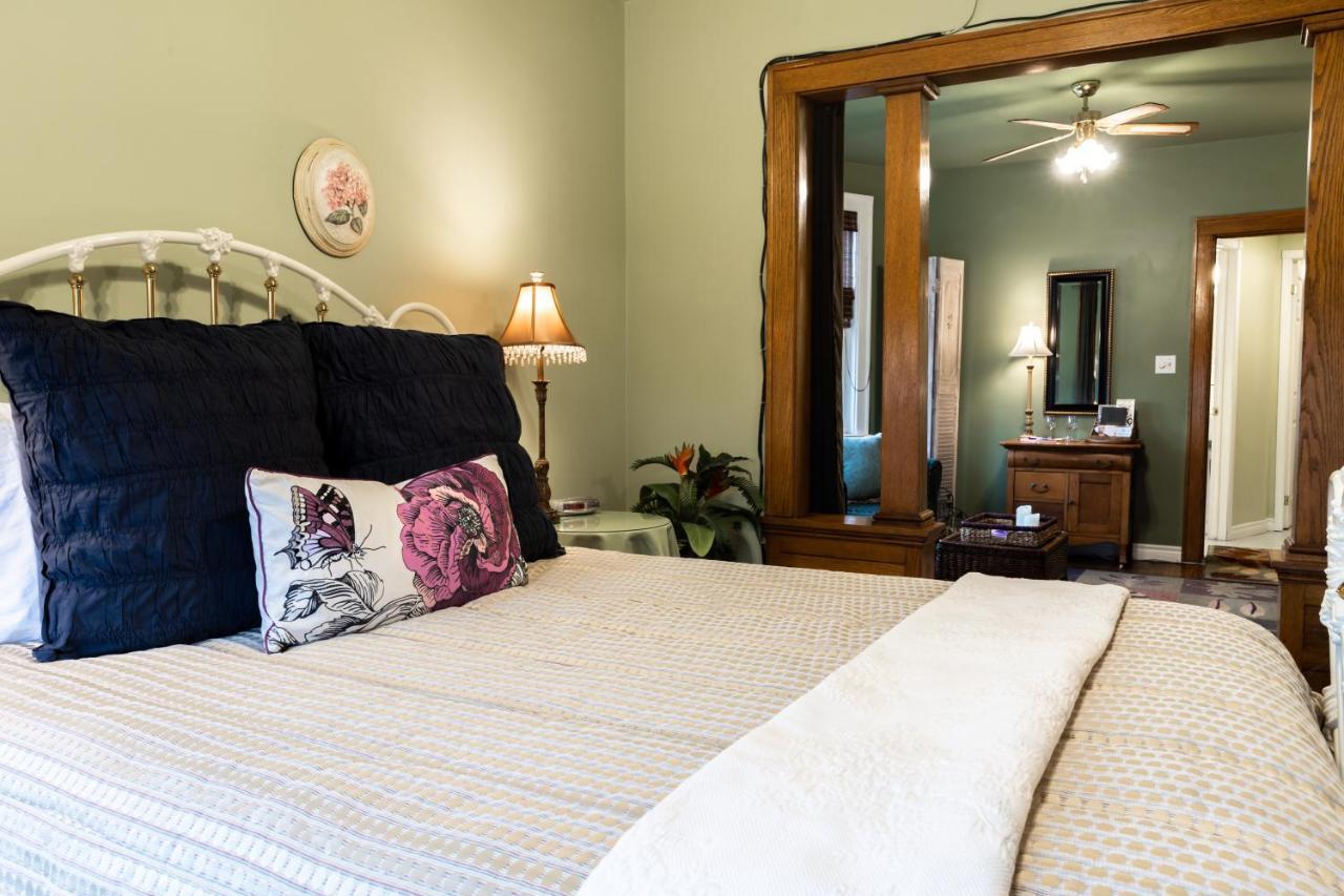 A Hidden Gem Bed And Breakfast Windsor Eksteriør bilde